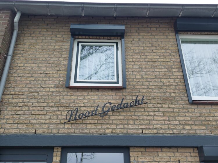 gesneden huisnaam op regel Nooit Gedacht